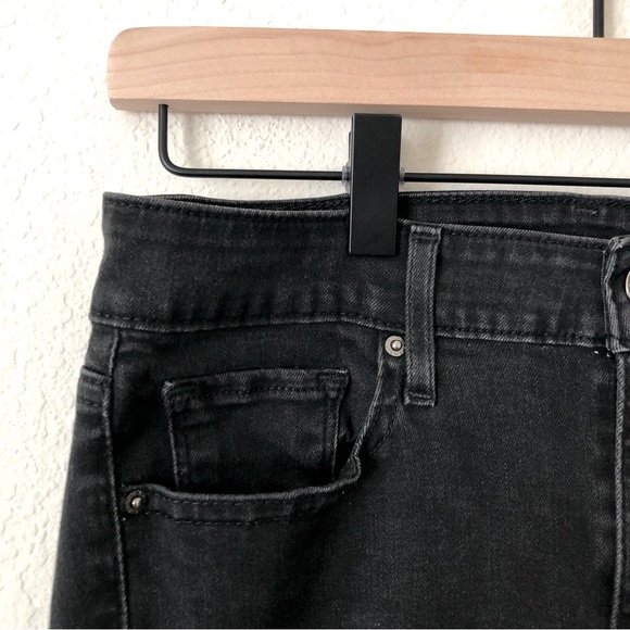 LEVI'S 711 Shaping Skinny Jeans in Distressed Black - Women's 28 - Picture 4 of 13